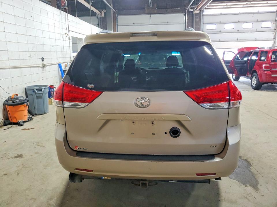 Photo 6 from auction – 2011 TOYOTA SIENNA with VIN 5TDKK3DCXBS062658