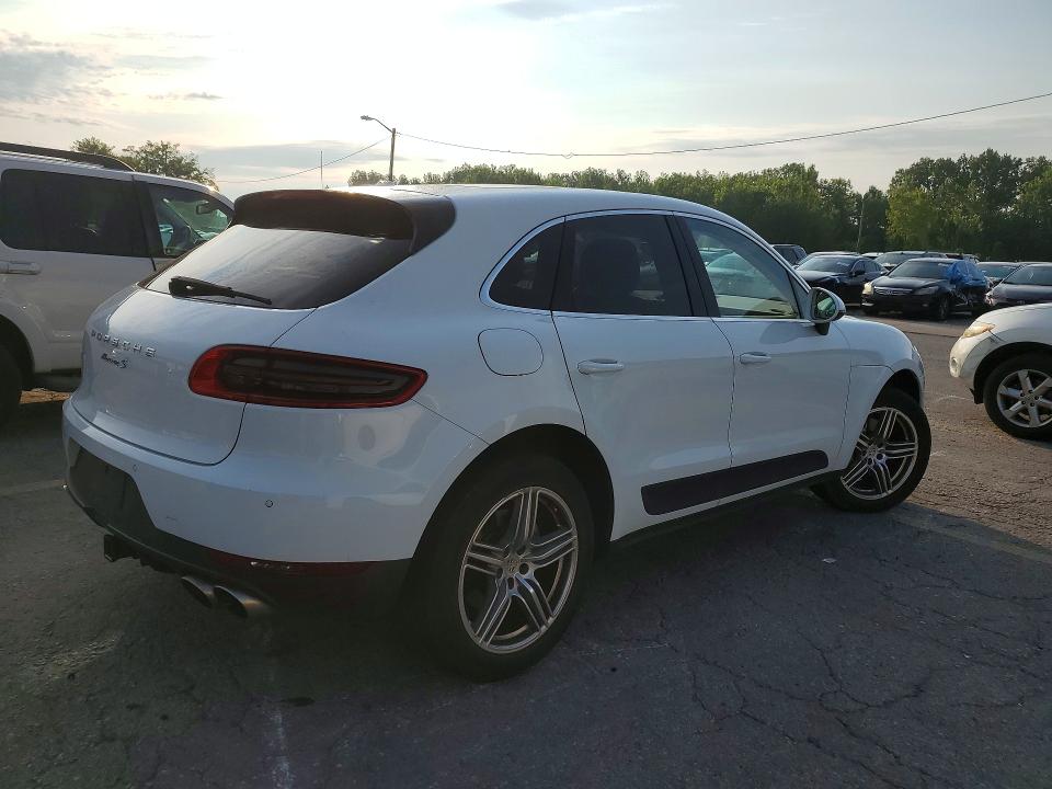 Photo 3 from auction – 2017 PORSCHE MACAN with VIN WP1AB2A53HLB13342