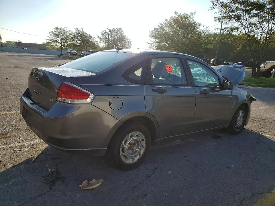 Photo 3 from auction – 2011 FORD FOCUS with VIN 1FAHP3FN0BW162462