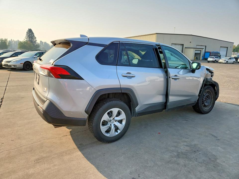 Photo 3 from auction – 2022 TOYOTA RAV4 with VIN 2T3F1RFV2NW275774