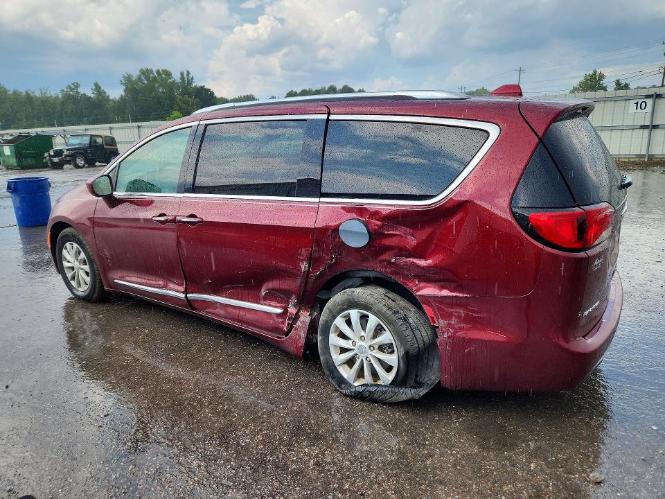 Photo 2 from auction – 2019 CHRYSLER PACIFICA with VIN 2C4RC1BG1KR560309