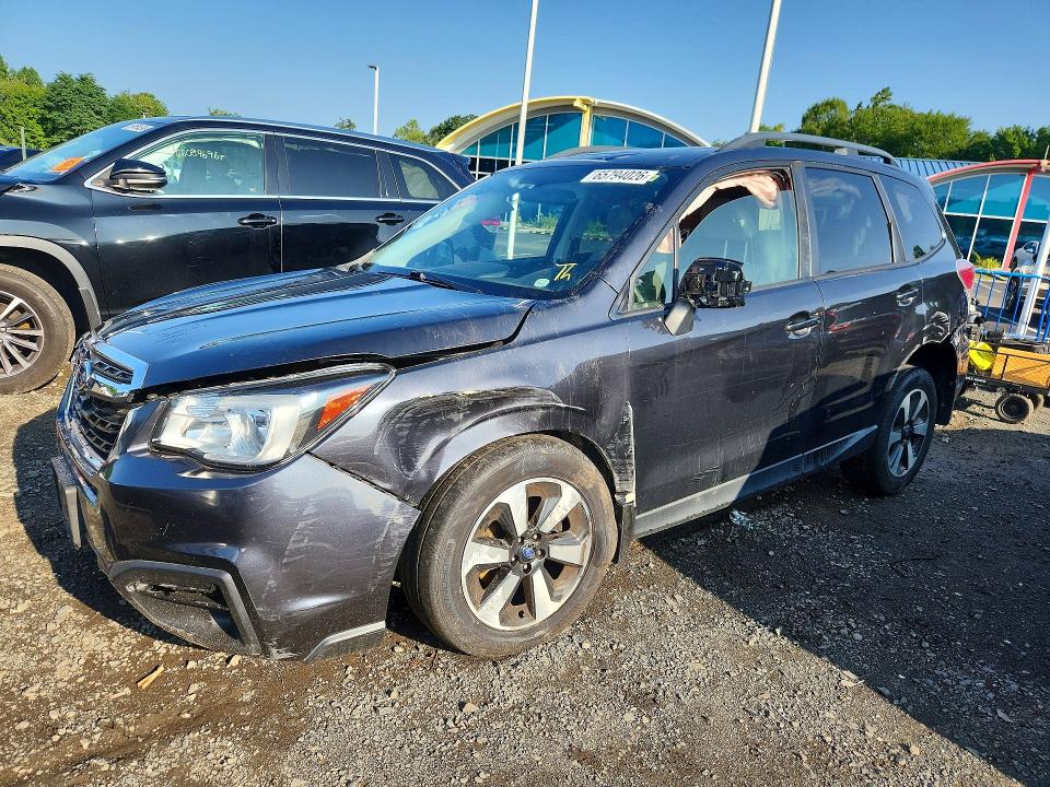 SUBARU FORESTER 2018 with VIN JF2SJAEC5JH422607 - Photo from auction