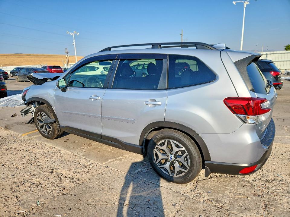 Photo 2 from auction – 2019 SUBARU FORESTER with VIN JF2SKAGC5KH411621