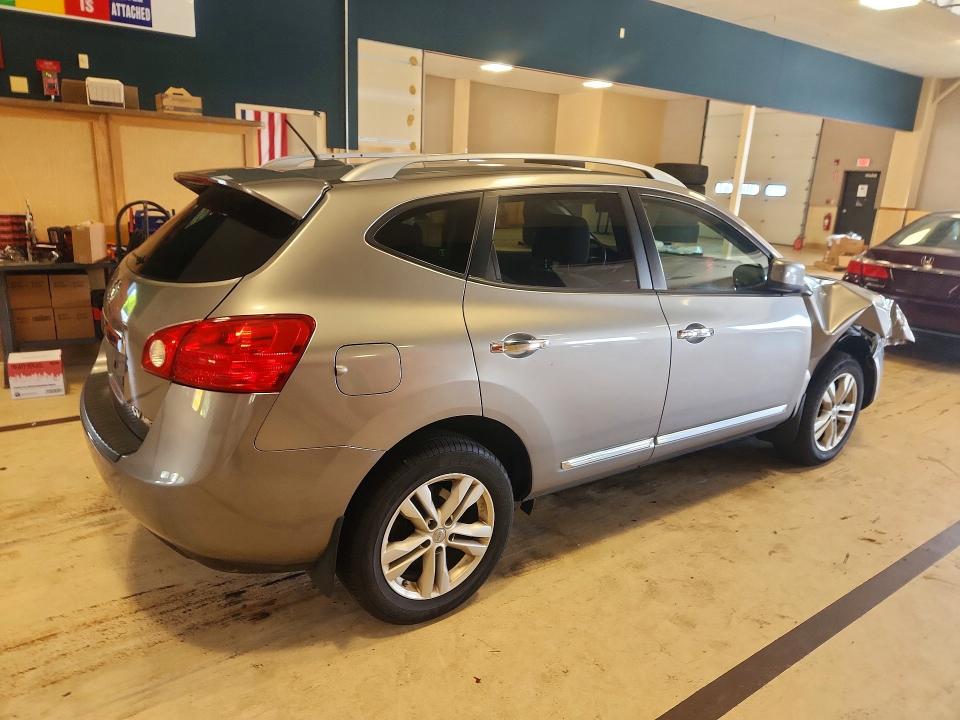 Photo 3 from auction – 2012 NISSAN ROGUE with VIN JN8AS5MV7CW352600
