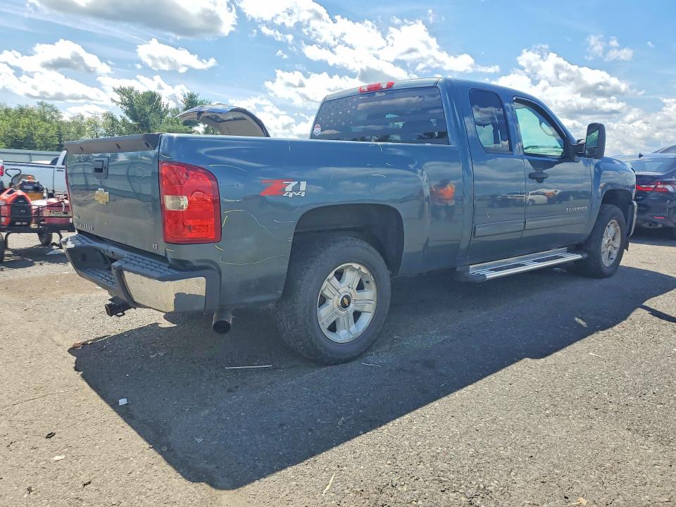Photo 3 from auction – 2011 CHEVROLET SILVERADO with VIN 1GCRKSE37BZ121221