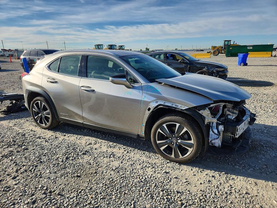 Photo 4 from auction – 2021 LEXUS UX with VIN JTHP9JBH8M2044933