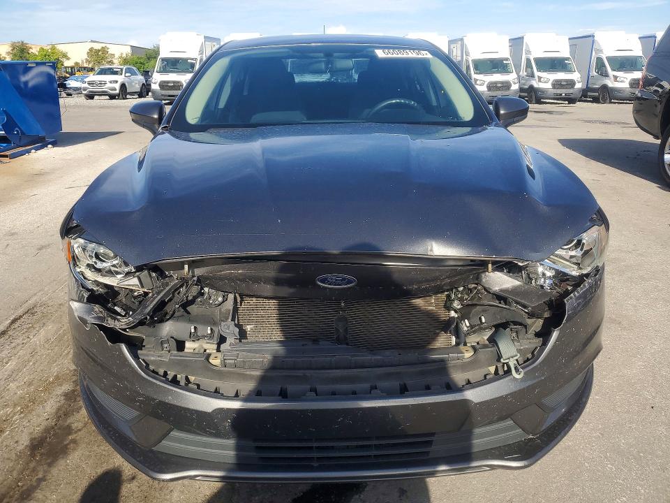 Photo 5 from auction – 2017 FORD FUSION with VIN 3FA6P0LU4HR240433