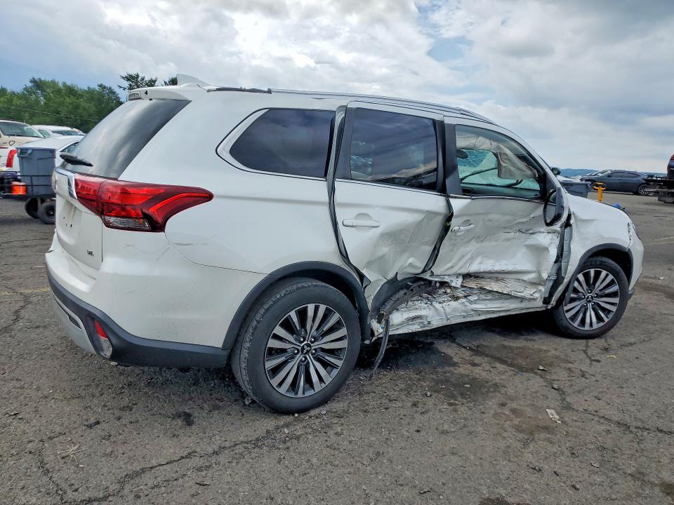 Photo 3 from auction – 2020 MITSUBISHI OUTLANDER with VIN JA4AZ3A35LZ031095