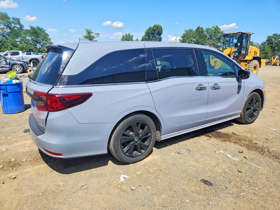 Photo 3 from auction – 2023 HONDA ODYSSEY with VIN 5FNRL6H71PB068791