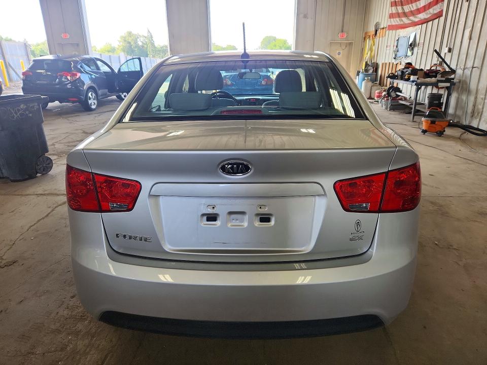 Photo 6 from auction – 2013 KIA FORTE with VIN KNAFU4A20D5645517