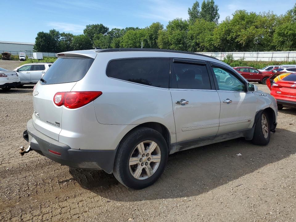 Photo 3 from auction – 2010 CHEVROLET TRAVERSE with VIN 1GNLRFED2AS150156