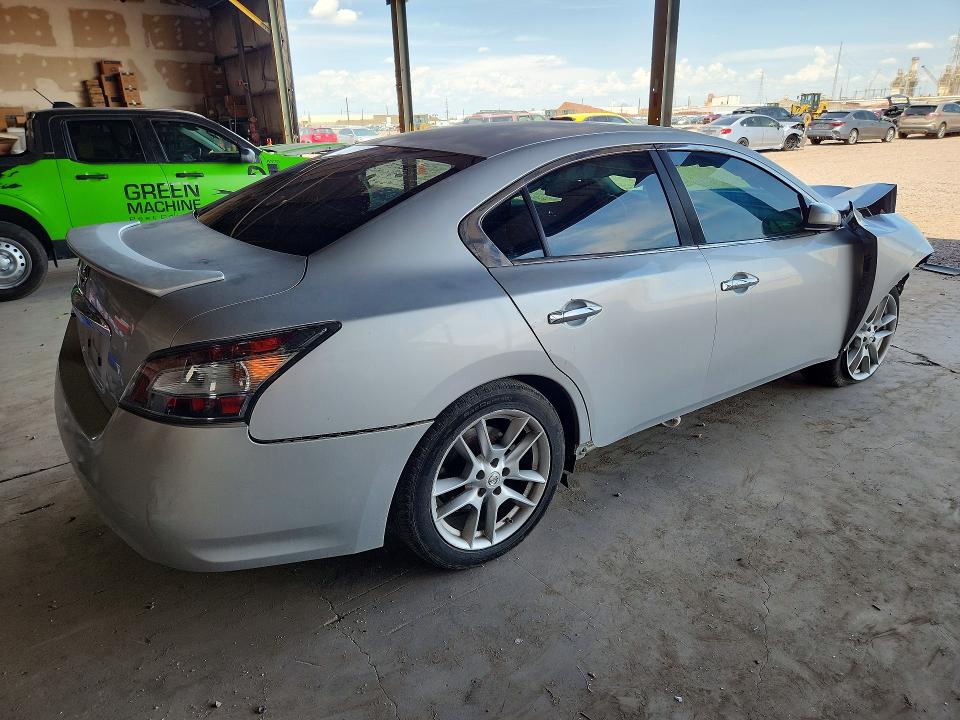 Photo 3 from auction – 2012 NISSAN MAXIMA with VIN 1N4AA5AP7CC832373