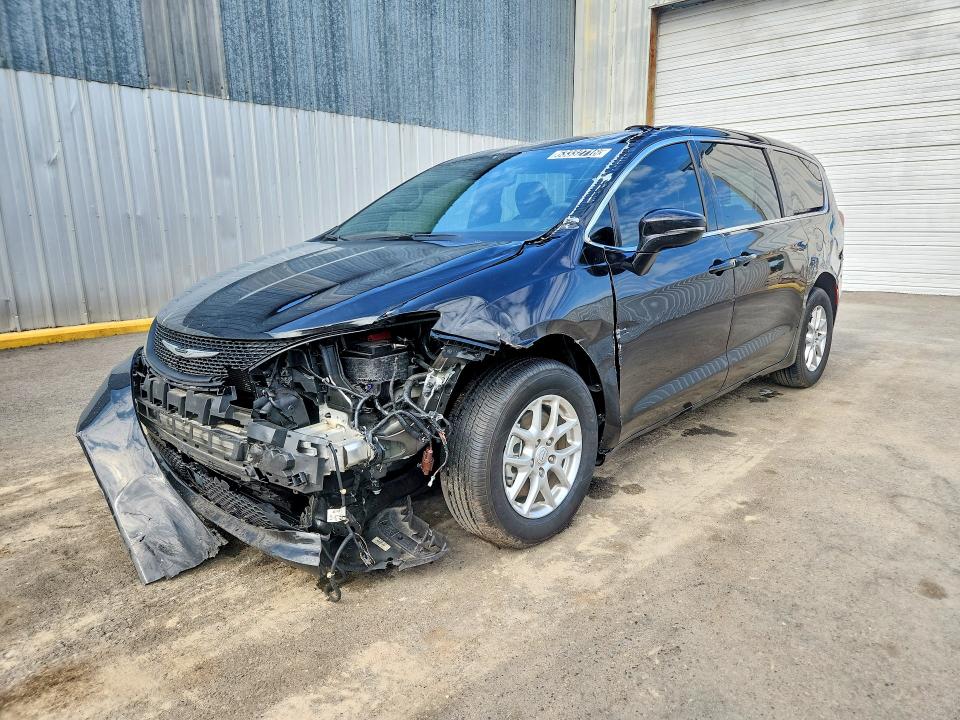 CHRYSLER VOYAGER 2025 مع رقم تعريف المركبة 2C4RC1CG8SR583083 - صورة من المزاد