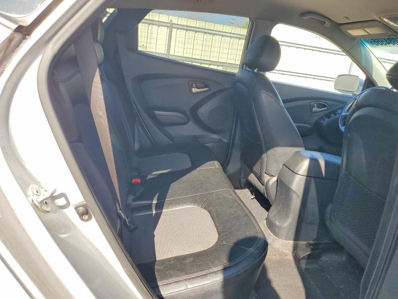 Photo 11 from auction – 2010 HYUNDAI TUCSON with VIN KM8JUCAC6AU093583