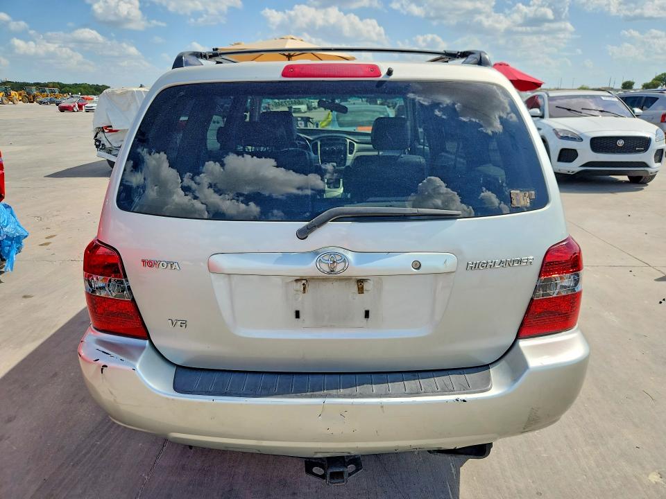Photo 6 from auction – 2004 TOYOTA HIGHLANDER with VIN JTEGP21A140040697
