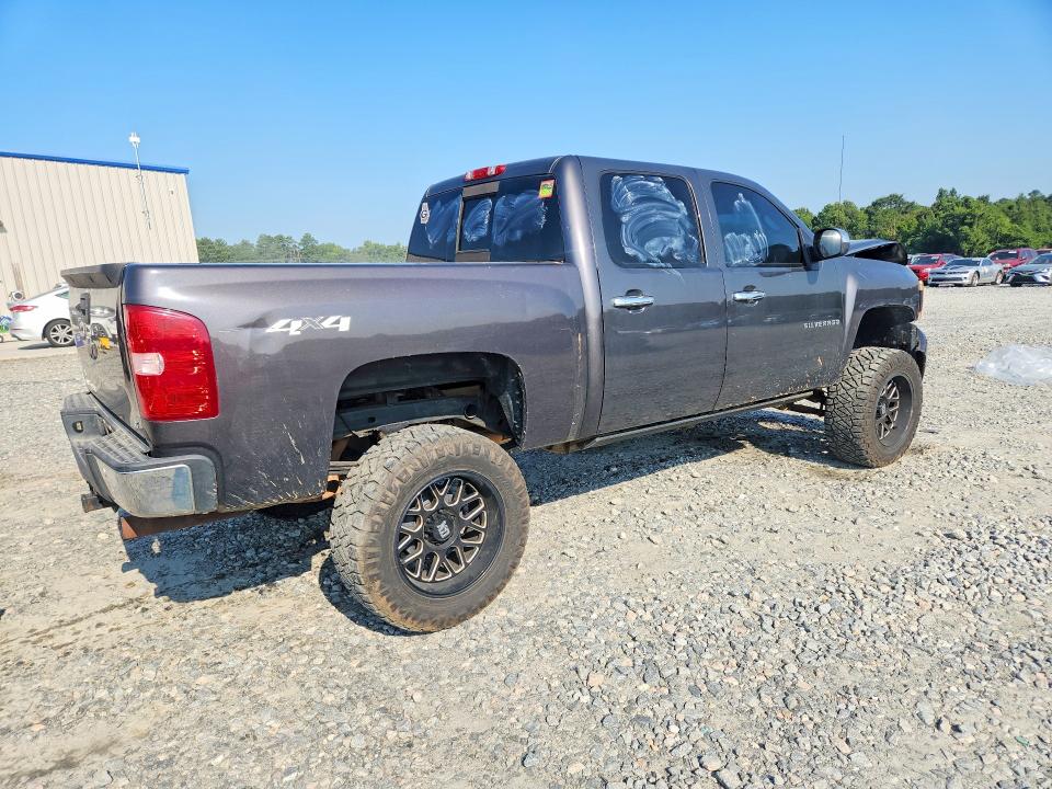 Photo 3 from auction – 2011 CHEVROLET SILVERADO with VIN 3GCPKSE39BG232036