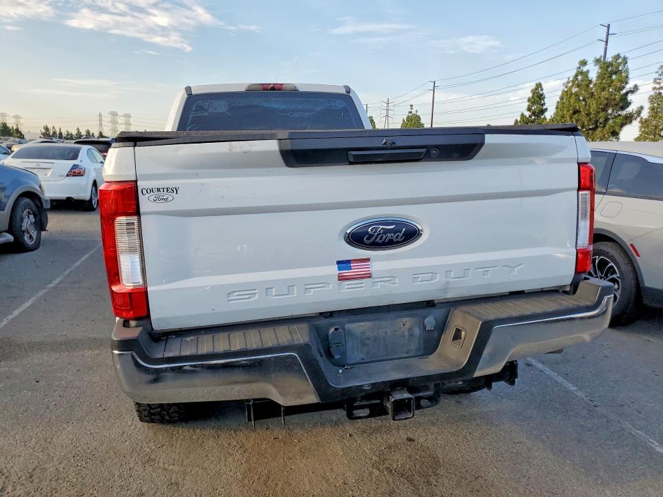 Foto 6 de la subasta – 2017 FORD F250 con VIN 1FT7W2BT3HEE41863