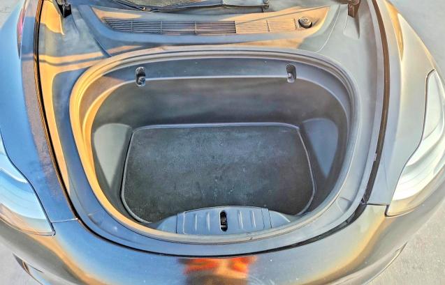 Photo 11 from auction – 2018 TESLA MODEL 3 with VIN 5YJ3E1EA2JF172376