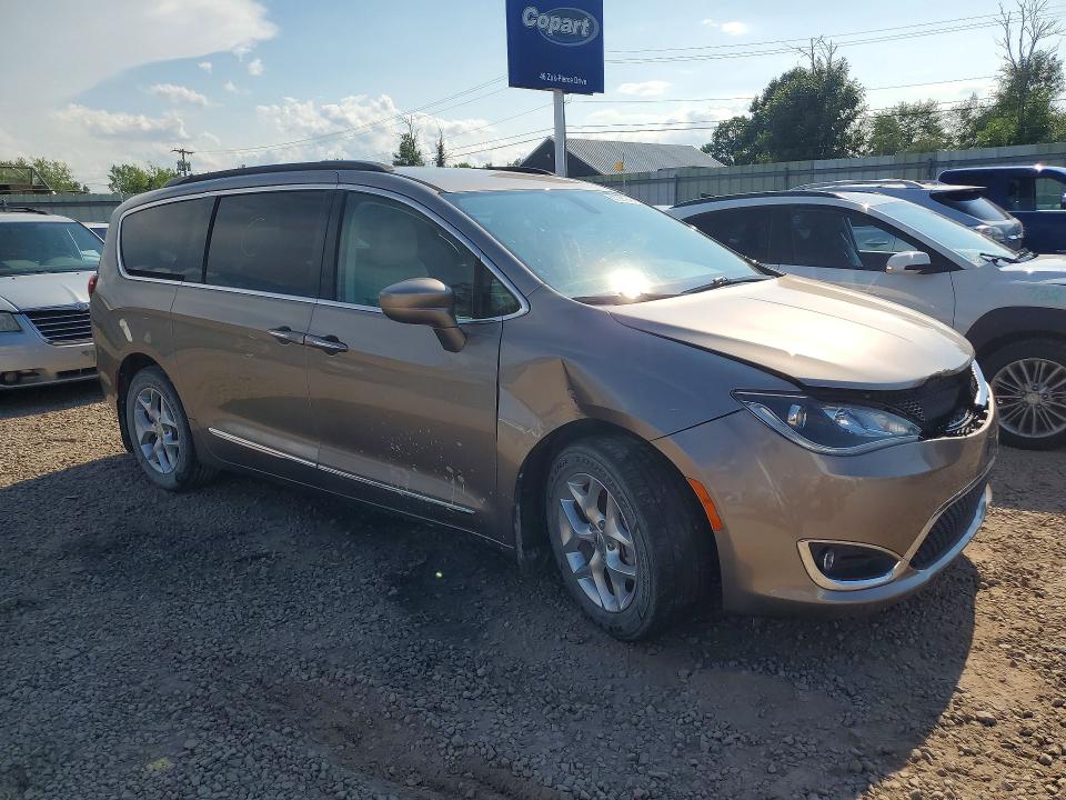 Photo 4 from auction – 2017 CHRYSLER PACIFICA with VIN 2C4RC1BG9HR670694