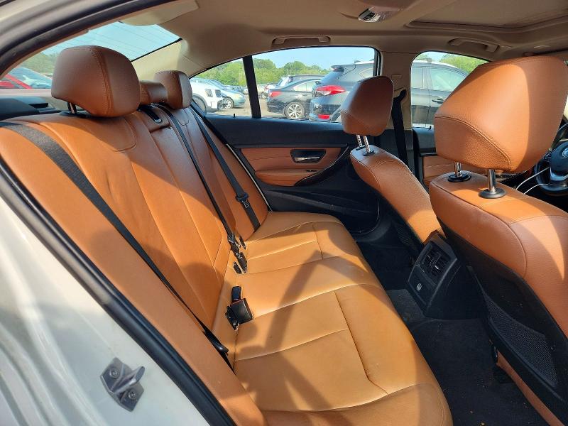 Photo 10 from auction – 2013 BMW 328 with VIN WBA3B3C53DF535033
