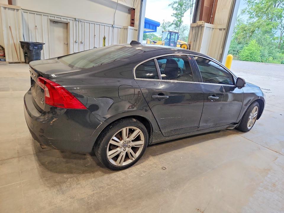 Photo 3 from auction – 2012 VOLVO S60 with VIN YV1902FH9C2113058