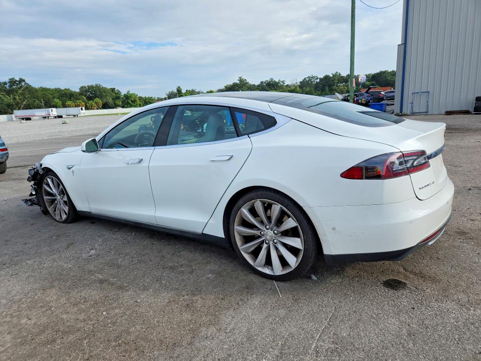 Photo 2 from auction – 2016 TESLA MODEL S with VIN 5YJSA1E28GF131209