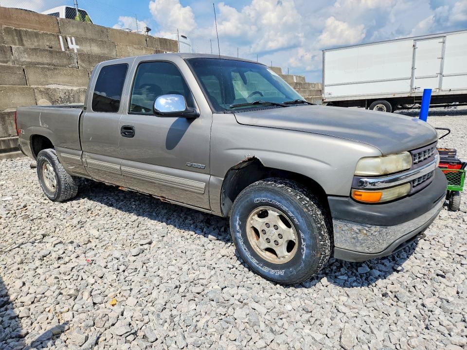 Photo 4 from auction – 2002 CHEVROLET SILVERADO with VIN 1GCEK19TX2Z260665