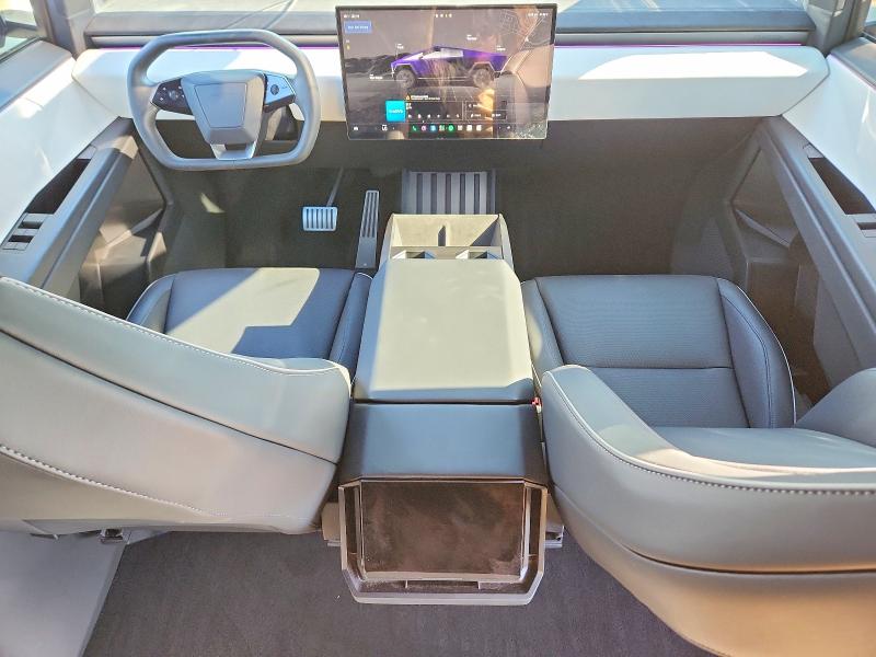 Photo 8 from auction – 2024 TESLA CYBERTRUCK with VIN 7G2CEHEE2RA026531