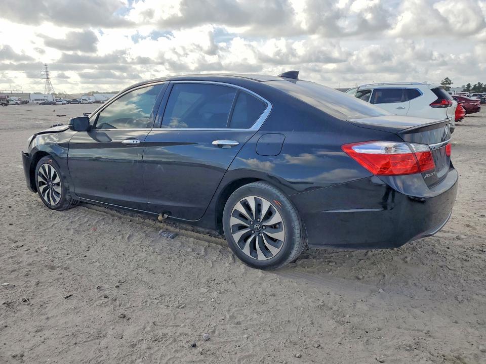 Photo 2 from auction – 2015 HONDA ACCORD with VIN 1HGCR6F58FA004648