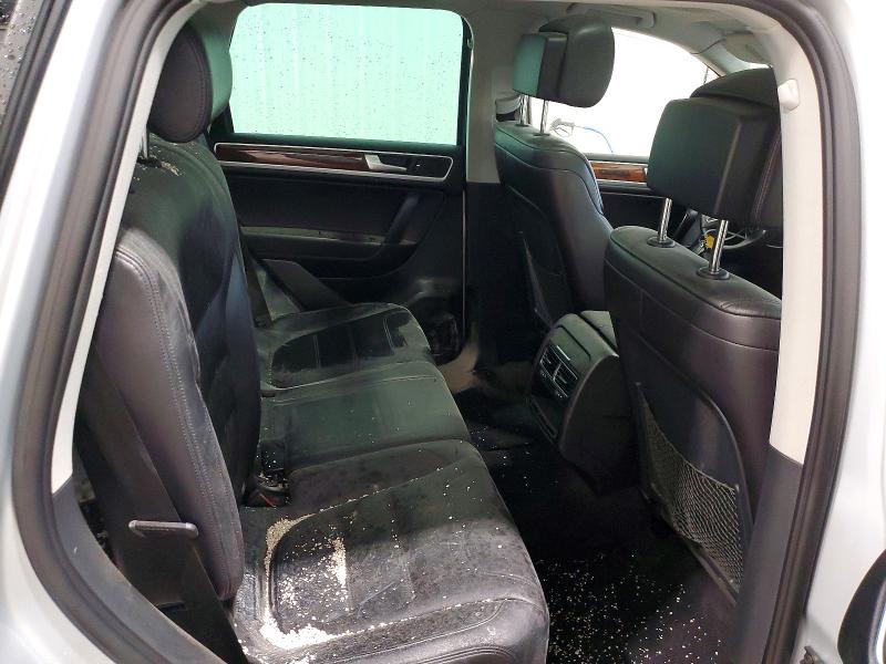 Photo 10 from auction – 2011 VOLKSWAGEN TOUAREG with VIN WVGFF9BP0BD005570