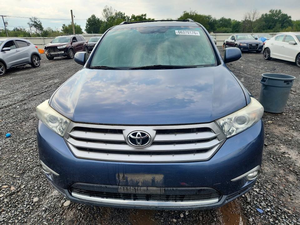 Photo 5 from auction – 2013 TOYOTA HIGHLANDER with VIN 5TDBK3EH4DS213927