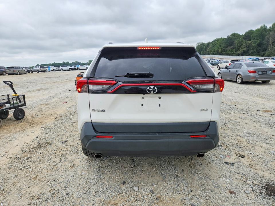 Photo 6 from auction – 2019 TOYOTA RAV4 with VIN JTMC1RFV6KD015972