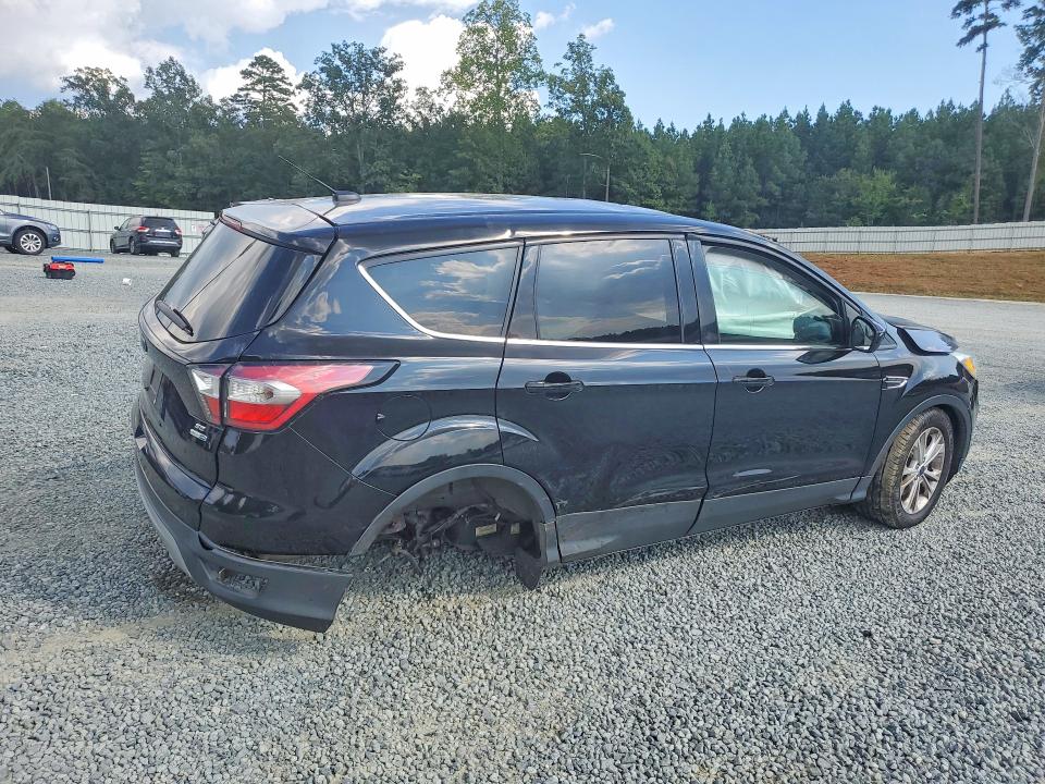 Photo 3 from auction – 2017 FORD ESCAPE with VIN 1FMCU9GD8HUD17040