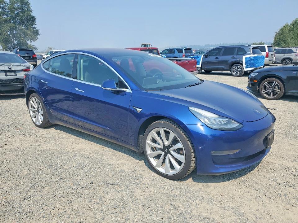 Photo 4 from auction – 2018 TESLA MODEL 3 with VIN 5YJ3E1EA1JF076013