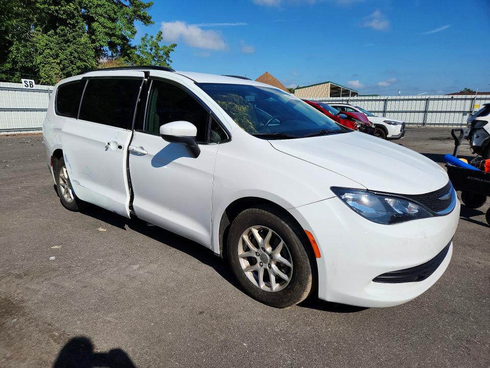 Photo 4 from auction – 2020 CHRYSLER VOYAGER with VIN 2C4RC1DG8LR156972