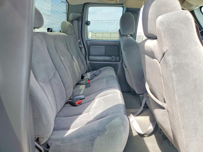 Photo 10 from auction – 2004 CHEVROLET SILVERADO with VIN 1GCEC19XX4Z213607