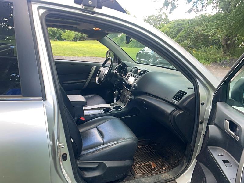 Photo 5 from auction – 2013 TOYOTA HIGHLANDER with VIN 5TDBK3EH3DS187224
