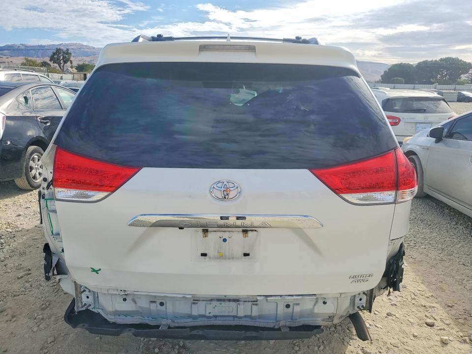 Photo 6 from auction – 2014 TOYOTA SIENNA with VIN 5TDDK3DC4ES086564