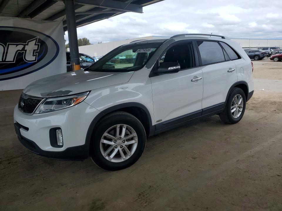 KIA SORENTO 2014 with VIN 5XYKTCA62EG497039 - Photo from auction