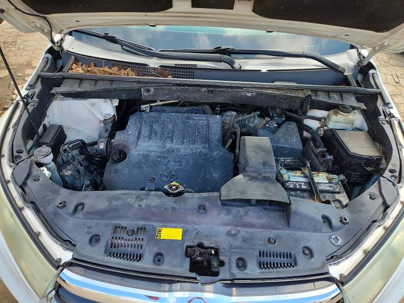 Photo 11 from auction – 2015 TOYOTA HIGHLANDER with VIN 5TDJKRFH4FS181870