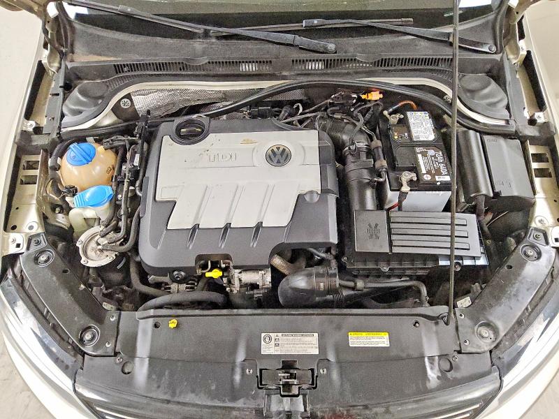 Photo 11 from auction – 2014 VOLKSWAGEN JETTA with VIN 3VWLL7AJ5EM246161