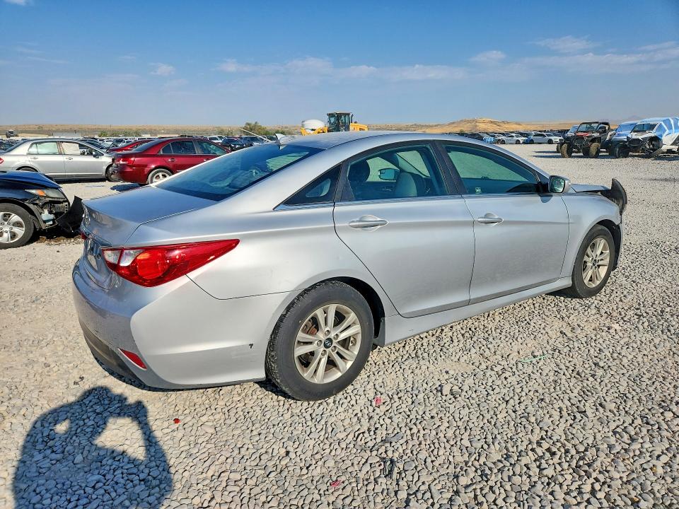 Photo 3 from auction – 2014 HYUNDAI SONATA with VIN 5NPEB4AC5EH913346