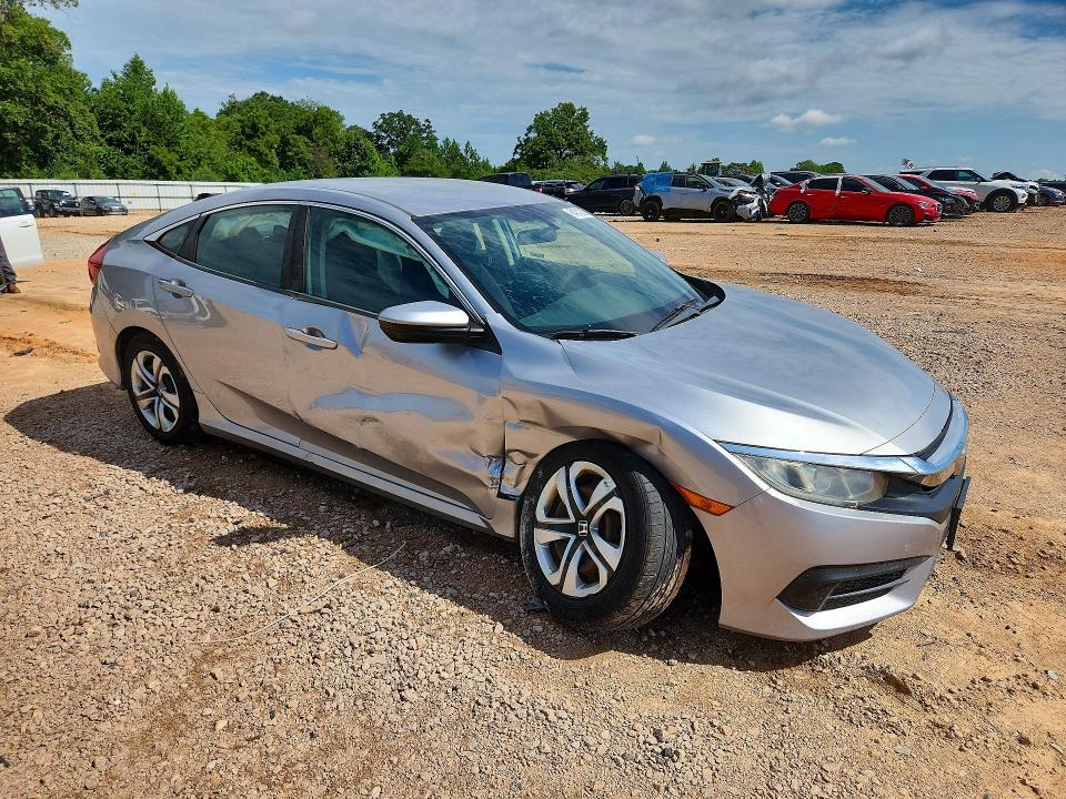 Photo 4 from auction – 2018 HONDA CIVIC with VIN 19XFC2F53JE002317