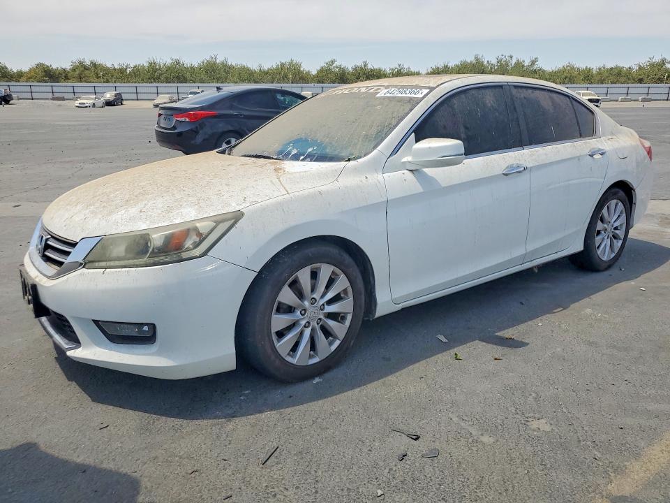 HONDA ACCORD 2014 with VIN 1HGCR2F87EA126743 - Photo from auction