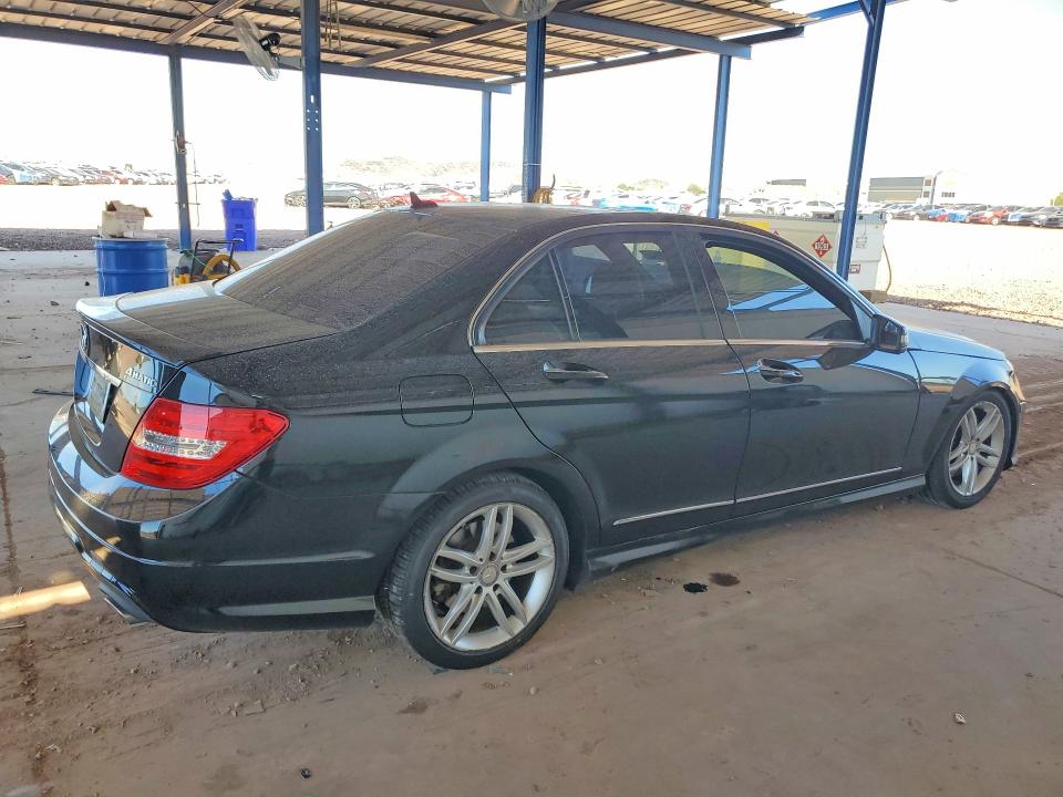 Photo 3 from auction – 2013 MERCEDES-BENZ C with VIN WDDGF8AB4DR247959