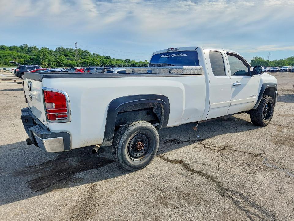 Photo 3 from auction – 2007 CHEVROLET SILVERADO with VIN 1GCHC29K57E596925