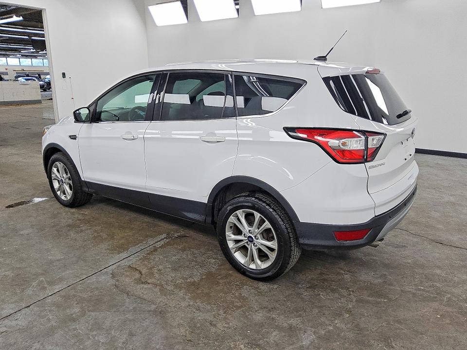 Photo 2 from auction – 2017 FORD ESCAPE with VIN 1FMCU9GD3HUD73466
