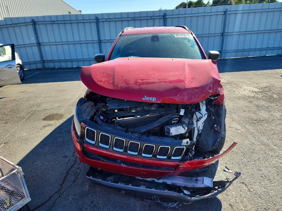 Photo 5 from auction – 2018 JEEP COMPASS with VIN 3C4NJDAB8JT135807