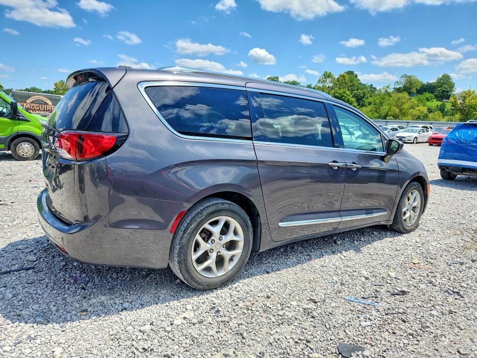 Photo 3 from auction – 2019 CHRYSLER PACIFICA with VIN 2C4RC1EG1KR686942