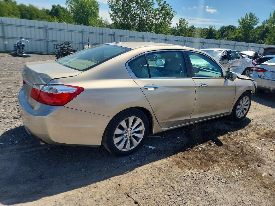 Photo 3 from auction – 2014 HONDA ACCORD with VIN 1HGCR2F84EA096326